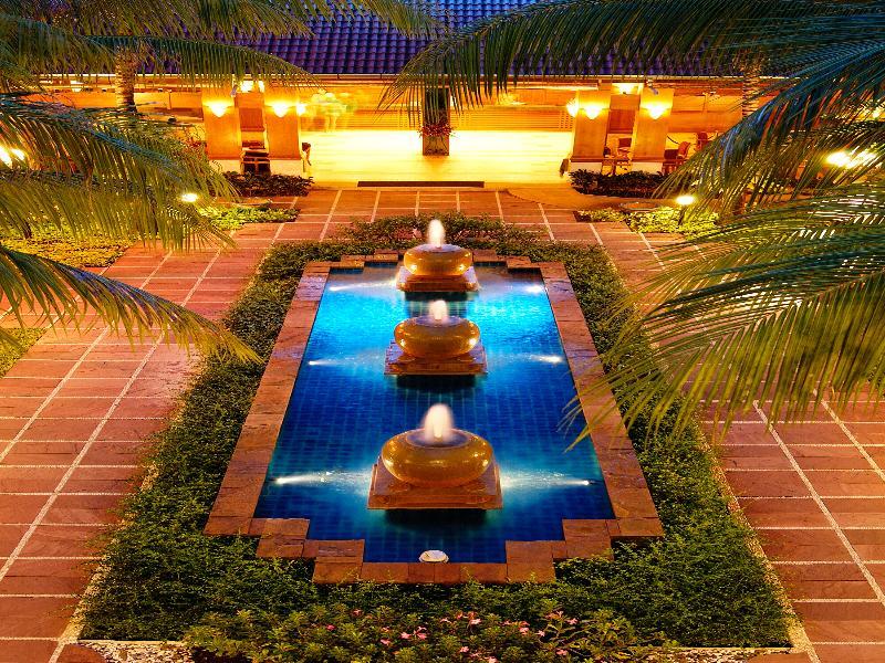 Horizon Patong Beach Resort And Spa Exterior foto