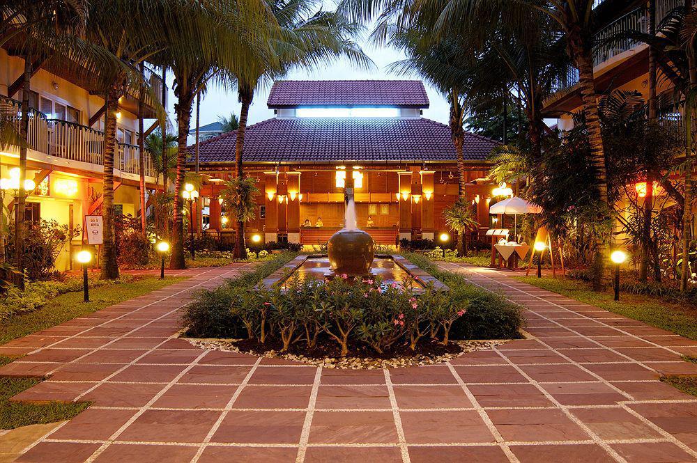 Horizon Patong Beach Resort And Spa Exterior foto